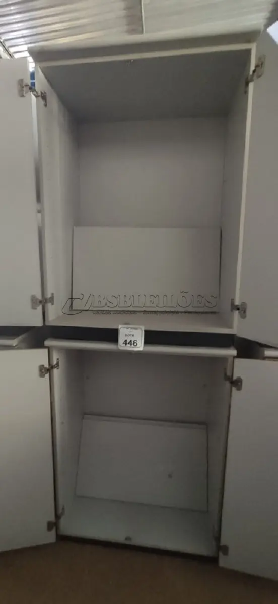 LOTE 446 - 02 ARMÁRIOS EM MADEIRA COM 02 PORTAS. (NO ESTADO) ATENÇÃO! FAZER A VISITAÇÃO ANTES DE ARREMATAR, NÃO SABEMOS SE FUNCIONA, LEILÃO NÃO TEM GARANTIA E NEM DEVOLUÇÃO, SUJEITO A POSSÍVEIS AVARIAS VISÍVEIS/OCULTAS E/OU AUSÊNCIA DE COMPONENTES.