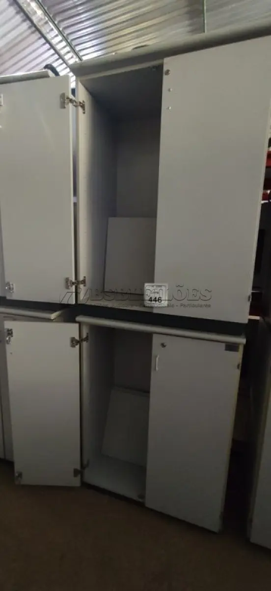 LOTE 446 - 02 ARMÁRIOS EM MADEIRA COM 02 PORTAS. (NO ESTADO) ATENÇÃO! FAZER A VISITAÇÃO ANTES DE ARREMATAR, NÃO SABEMOS SE FUNCIONA, LEILÃO NÃO TEM GARANTIA E NEM DEVOLUÇÃO, SUJEITO A POSSÍVEIS AVARIAS VISÍVEIS/OCULTAS E/OU AUSÊNCIA DE COMPONENTES.