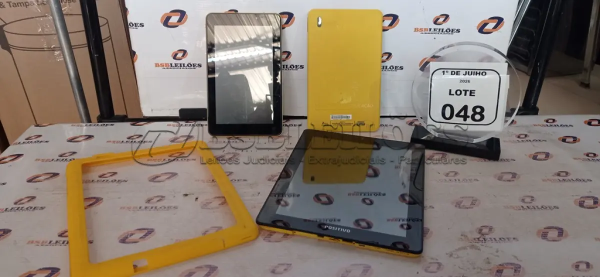 LOTE 048 - 02 TABLETS MARCA CCE E 01 TABLET MARCA POSITIVO PARA RETIRADA DE PEÇAS. (NO ESTADO) ATENÇÃO! FAZER A VISITAÇÃO ANTES DE ARREMATAR, NÃO SABEMOS SE FUNCIONA, LEILÃO NÃO TEM GARANTIA E NEM DEVOLUÇÃO, SUJEITO A POSSÍVEIS AVARIAS VISÍVEIS/OCULTAS E/OU AUSÊNCIA DE COMPONENTES.