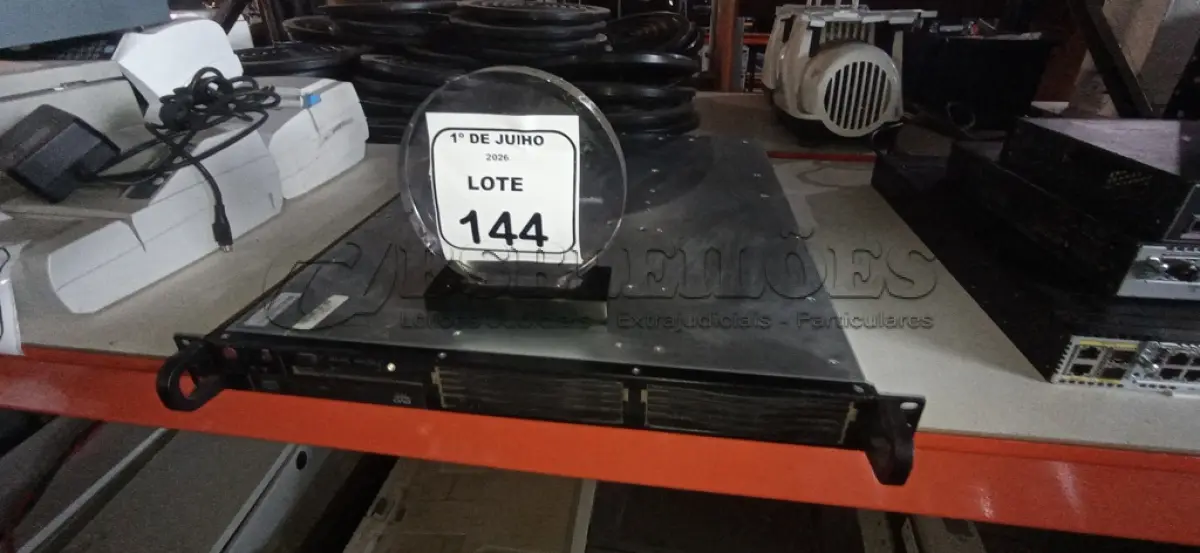 LOTE 144 - 01 SERVIDOR RACK MARCA DIEBOLD. (NO ESTADO) ATENÇÃO! FAZER A VISITAÇÃO ANTES DE ARREMATAR, NÃO SABEMOS SE FUNCIONA, LEILÃO NÃO TEM GARANTIA E NEM DEVOLUÇÃO, SUJEITO A POSSÍVEIS AVARIAS VISÍVEIS/OCULTAS E/OU AUSÊNCIA DE COMPONENTES.