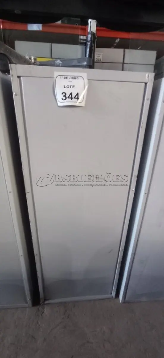 LOTE 344 - 01 ARQUIVO DE AÇO COM 04 GAVETAS. (NO ESTADO) ATENÇÃO! FAZER A VISITAÇÃO ANTES DE ARREMATAR, NÃO SABEMOS SE FUNCIONA, LEILÃO NÃO TEM GARANTIA E NEM DEVOLUÇÃO, SUJEITO A POSSÍVEIS AVARIAS VISÍVEIS/OCULTAS E/OU AUSÊNCIA DE COMPONENTES.