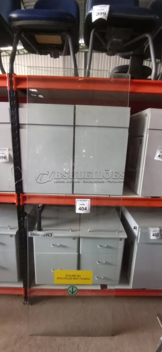 LOTE 404 - 01 PORTA DE VIDRO DE 2,06X0,69. (NO ESTADO) ATENÇÃO! FAZER A VISITAÇÃO ANTES DE ARREMATAR, NÃO SABEMOS SE FUNCIONA, LEILÃO NÃO TEM GARANTIA E NEM DEVOLUÇÃO, SUJEITO A POSSÍVEIS AVARIAS VISÍVEIS/OCULTAS E/OU AUSÊNCIA DE COMPONENTES.
