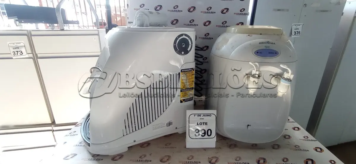 LOTE 390 - 02 PURIFICADORES DE ÁGUA. (NO ESTADO) ATENÇÃO! FAZER A VISITAÇÃO ANTES DE ARREMATAR, NÃO SABEMOS SE FUNCIONA, LEILÃO NÃO TEM GARANTIA E NEM DEVOLUÇÃO, SUJEITO A POSSÍVEIS AVARIAS VISÍVEIS/OCULTAS E/OU AUSÊNCIA DE COMPONENTES.
