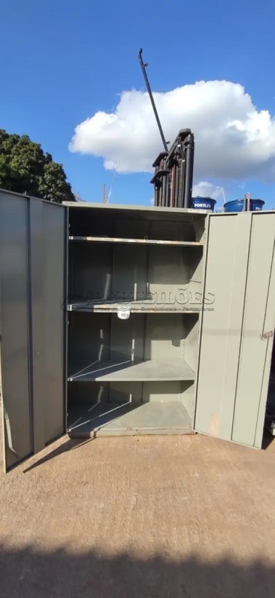 LOTE 483 - 01 ARMÁRIO DE FERRO DE TAMANHO 1,20X1,98X0,50. (NO ESTADO) ATENÇÃO! FAZER A VISITAÇÃO ANTES DE ARREMATAR, NÃO SABEMOS SE FUNCIONA, LEILÃO NÃO TEM GARANTIA E NEM DEVOLUÇÃO, SUJEITO A POSSÍVEIS AVARIAS VISÍVEIS/OCULTAS E/OU AUSÊNCIA DE COMPONENTES.