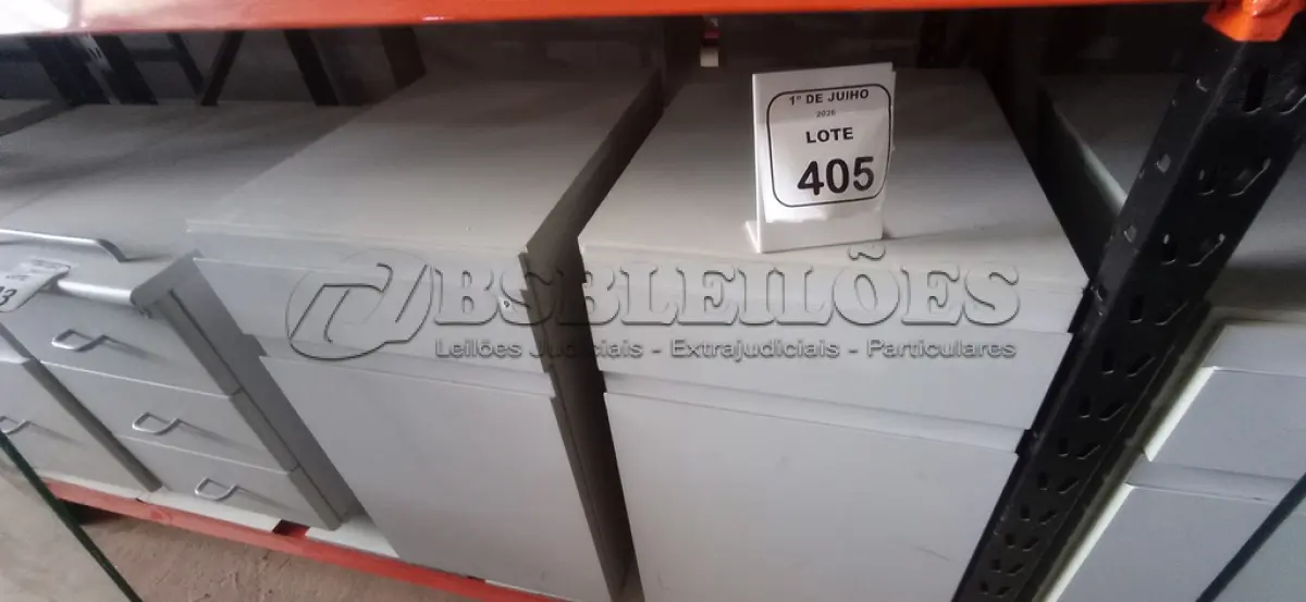 LOTE 405 - 02 ARMÁRIOS PARA CPU COM 01 PORTA E 01 GAVETA. (NO ESTADO) ATENÇÃO! FAZER A VISITAÇÃO ANTES DE ARREMATAR, NÃO SABEMOS SE FUNCIONA, LEILÃO NÃO TEM GARANTIA E NEM DEVOLUÇÃO, SUJEITO A POSSÍVEIS AVARIAS VISÍVEIS/OCULTAS E/OU AUSÊNCIA DE COMPONENTES.