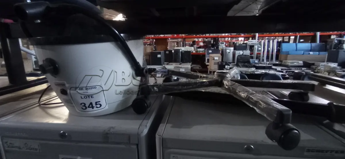 LOTE 345 - 01 SECADOR DE CABELO PROFISSIONAL MARCA MEGA BELL. (NO ESTADO) ATENÇÃO! FAZER A VISITAÇÃO ANTES DE ARREMATAR, NÃO SABEMOS SE FUNCIONA, LEILÃO NÃO TEM GARANTIA E NEM DEVOLUÇÃO, SUJEITO A POSSÍVEIS AVARIAS VISÍVEIS/OCULTAS E/OU AUSÊNCIA DE COMPONENTES.