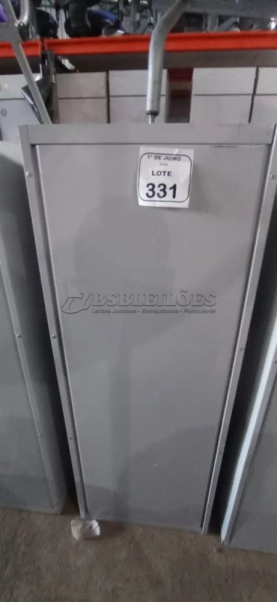 LOTE 331 - 01 ARQUIVO DE AÇO COM 04 GAVETAS. (NO ESTADO) ATENÇÃO! FAZER A VISITAÇÃO ANTES DE ARREMATAR, NÃO SABEMOS SE FUNCIONA, LEILÃO NÃO TEM GARANTIA E NEM DEVOLUÇÃO, SUJEITO A POSSÍVEIS AVARIAS VISÍVEIS/OCULTAS E/OU AUSÊNCIA DE COMPONENTES.
