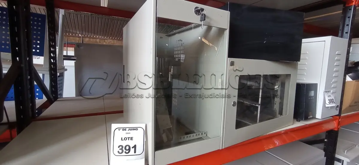 LOTE 391 - 03 RACKS DE PROTEÇÃO EM FERRO. (NO ESTADO) ATENÇÃO! FAZER A VISITAÇÃO ANTES DE ARREMATAR, NÃO SABEMOS SE FUNCIONA, LEILÃO NÃO TEM GARANTIA E NEM DEVOLUÇÃO, SUJEITO A POSSÍVEIS AVARIAS VISÍVEIS/OCULTAS E/OU AUSÊNCIA DE COMPONENTES.