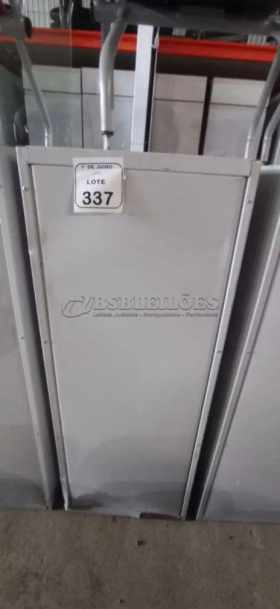 LOTE 337 - 01 ARQUIVO DE AÇO COM 04 GAVETAS. (NO ESTADO) ATENÇÃO! FAZER A VISITAÇÃO ANTES DE ARREMATAR, NÃO SABEMOS SE FUNCIONA, LEILÃO NÃO TEM GARANTIA E NEM DEVOLUÇÃO, SUJEITO A POSSÍVEIS AVARIAS VISÍVEIS/OCULTAS E/OU AUSÊNCIA DE COMPONENTES.