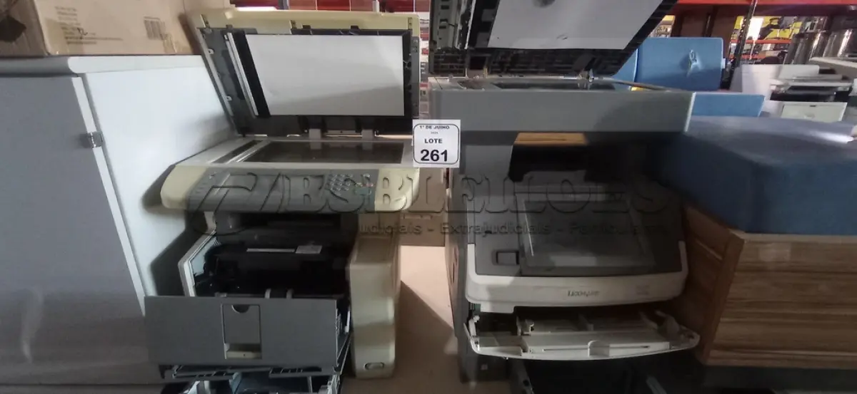 LOTE 261 - 02 IMPRESSORAS MARCAS LEXMARK E HP. (NO ESTADO) ATENÇÃO! FAZER A VISITAÇÃO ANTES DE ARREMATAR, NÃO SABEMOS SE FUNCIONA, LEILÃO NÃO TEM GARANTIA E NEM DEVOLUÇÃO, SUJEITO A POSSÍVEIS AVARIAS VISÍVEIS/OCULTAS E/OU AUSÊNCIA DE COMPONENTES.
