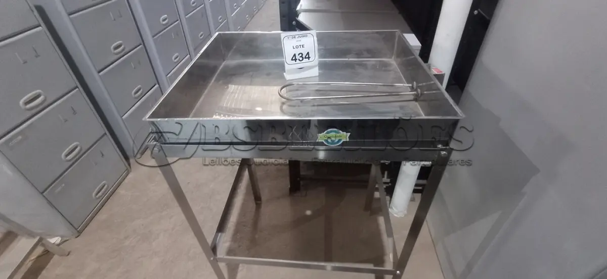 LOTE 434 - 01 BANHO MARIA EM INOX. (NO ESTADO) ATENÇÃO! FAZER A VISITAÇÃO ANTES DE ARREMATAR, NÃO SABEMOS SE FUNCIONA, LEILÃO NÃO TEM GARANTIA E NEM DEVOLUÇÃO, SUJEITO A POSSÍVEIS AVARIAS VISÍVEIS/OCULTAS E/OU AUSÊNCIA DE COMPONENTES.