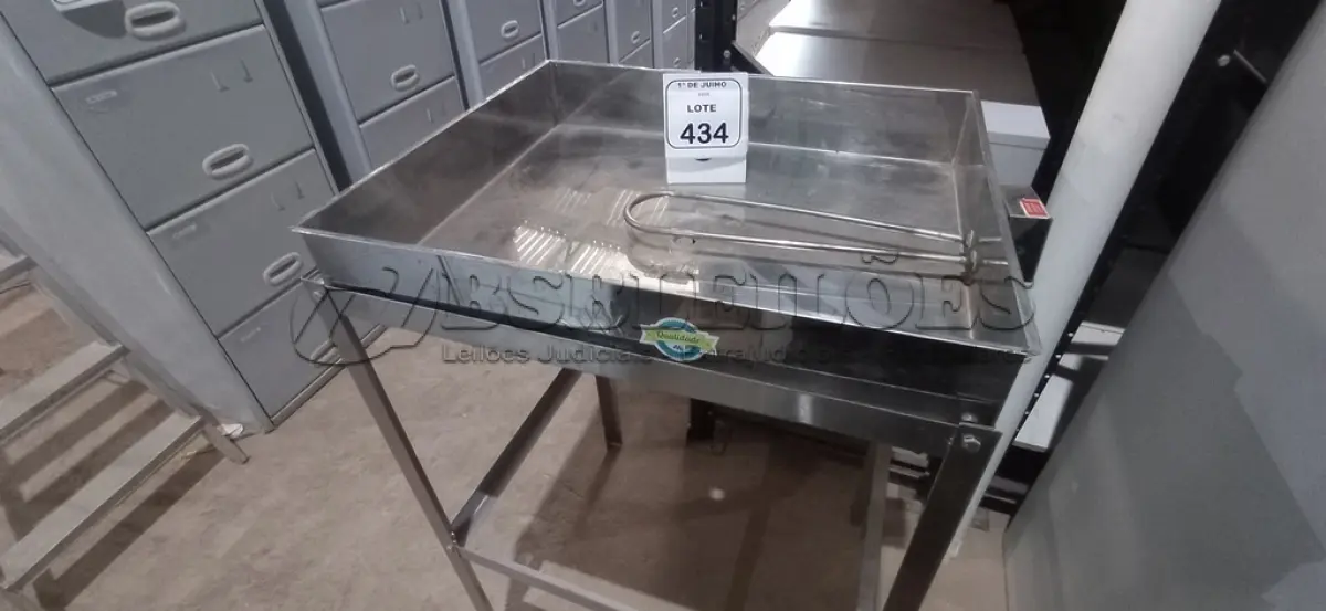 LOTE 434 - 01 BANHO MARIA EM INOX. (NO ESTADO) ATENÇÃO! FAZER A VISITAÇÃO ANTES DE ARREMATAR, NÃO SABEMOS SE FUNCIONA, LEILÃO NÃO TEM GARANTIA E NEM DEVOLUÇÃO, SUJEITO A POSSÍVEIS AVARIAS VISÍVEIS/OCULTAS E/OU AUSÊNCIA DE COMPONENTES.