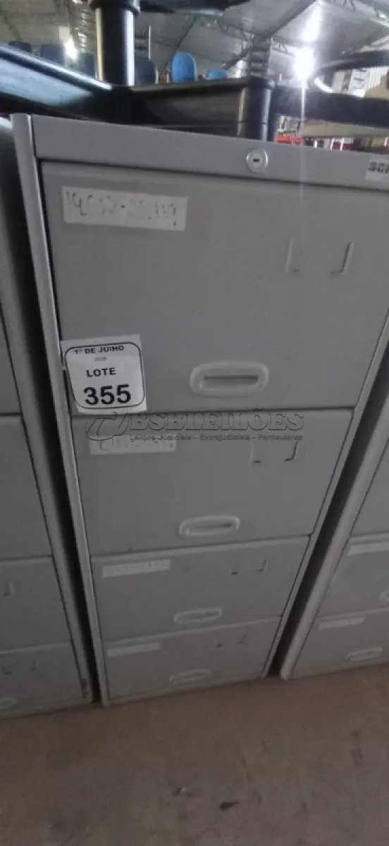 LOTE 355 - 01 ARQUIVO DE AÇO COM 04 GAVETAS. (NO ESTADO) ATENÇÃO! FAZER A VISITAÇÃO ANTES DE ARREMATAR, NÃO SABEMOS SE FUNCIONA, LEILÃO NÃO TEM GARANTIA E NEM DEVOLUÇÃO, SUJEITO A POSSÍVEIS AVARIAS VISÍVEIS/OCULTAS E/OU AUSÊNCIA DE COMPONENTES.