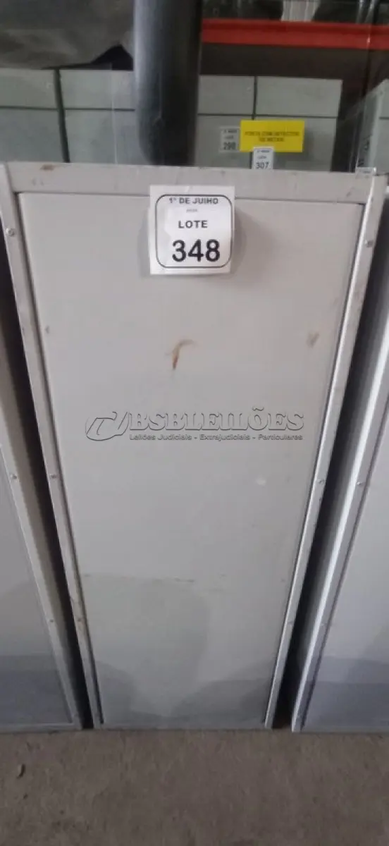 LOTE 348 - 01 ARQUIVO DE AÇO COM 04 GAVETAS. (NO ESTADO) ATENÇÃO! FAZER A VISITAÇÃO ANTES DE ARREMATAR, NÃO SABEMOS SE FUNCIONA, LEILÃO NÃO TEM GARANTIA E NEM DEVOLUÇÃO, SUJEITO A POSSÍVEIS AVARIAS VISÍVEIS/OCULTAS E/OU AUSÊNCIA DE COMPONENTES.