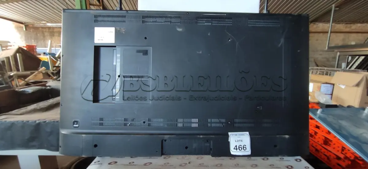 LOTE 466 - 01 TV 55’’ MARCA SAMSUNG PARA RETIRADA DE PEÇAS. (NO ESTADO) ATENÇÃO! FAZER A VISITAÇÃO ANTES DE ARREMATAR, NÃO SABEMOS SE FUNCIONA, LEILÃO NÃO TEM GARANTIA E NEM DEVOLUÇÃO, SUJEITO A POSSÍVEIS AVARIAS VISÍVEIS/OCULTAS E/OU AUSÊNCIA DE COMPONENTES.