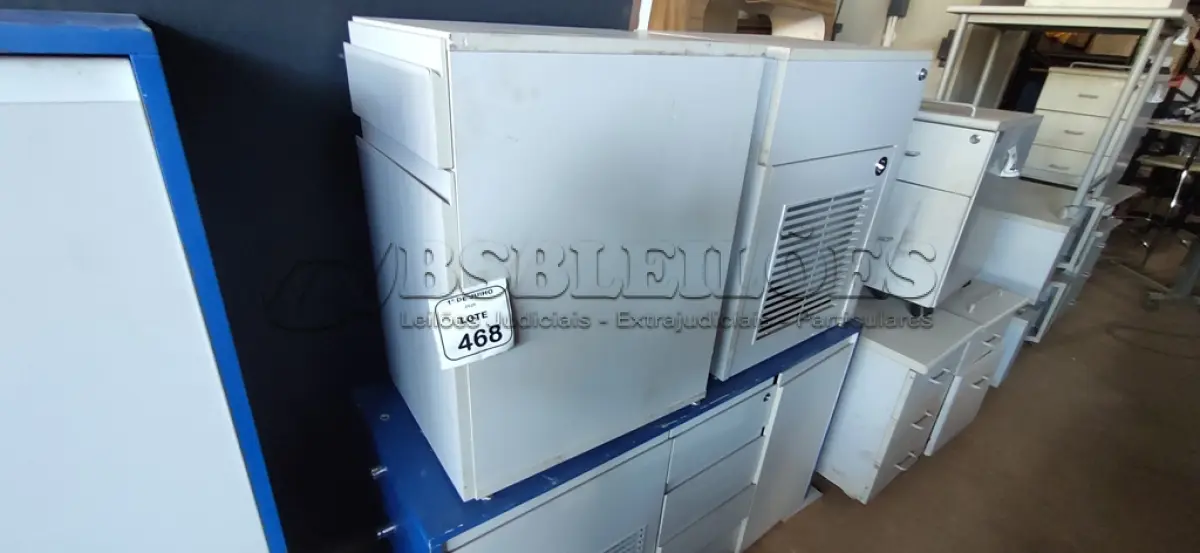 LOTE 468 - 01 BALCÃO DE ESCRITÓRIO COM 04 GAVETAS COM 01 PORTA E 01 SUPORTE PARA CPU 02 ARMÁRIOS PARA CPU COM 01 PORTA E 01 GAVETA. (NO ESTADO) ATENÇÃO! FAZER A VISITAÇÃO ANTES DE ARREMATAR, NÃO SABEMOS SE FUNCIONA, LEILÃO NÃO TEM GARANTIA E NEM DEVOLUÇÃO, SUJEITO A POSSÍVEIS AVARIAS VISÍVEIS/OCULTAS E/OU AUSÊNCIA DE COMPONENTES.