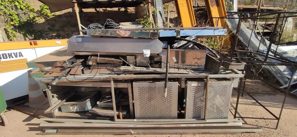 LOTE 484 - 01 FOGÃO DE INDUÇÃO INDUSTRIAL. (NO ESTADO) ATENÇÃO! FAZER A VISITAÇÃO ANTES DE ARREMATAR, NÃO SABEMOS SE FUNCIONA, LEILÃO NÃO TEM GARANTIA E NEM DEVOLUÇÃO, SUJEITO A POSSÍVEIS AVARIAS VISÍVEIS/OCULTAS E/OU AUSÊNCIA DE COMPONENTES.