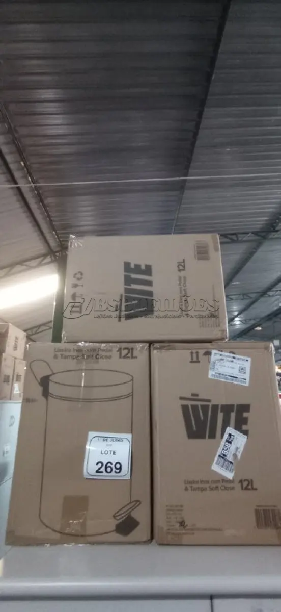 LOTE 269 - 03 LIXEIRAS EM INOX COM PEDAL SEM TAMPA. (NO ESTADO) ATENÇÃO! FAZER A VISITAÇÃO ANTES DE ARREMATAR, NÃO SABEMOS SE FUNCIONA, LEILÃO NÃO TEM GARANTIA E NEM DEVOLUÇÃO, SUJEITO A POSSÍVEIS AVARIAS VISÍVEIS/OCULTAS E/OU AUSÊNCIA DE COMPONENTES.
