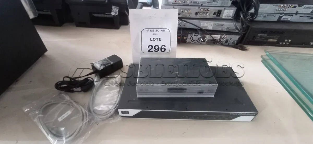 LOTE 296 - 01 ROTEADOR MODELO 800M MARCA CISCO E 01 ADDERLINK IP GOLD MARCA REAL VA. (NO ESTADO) ATENÇÃO! FAZER A VISITAÇÃO ANTES DE ARREMATAR, NÃO SABEMOS SE FUNCIONA, LEILÃO NÃO TEM GARANTIA E NEM DEVOLUÇÃO, SUJEITO A POSSÍVEIS AVARIAS VISÍVEIS/OCULTAS E/OU AUSÊNCIA DE COMPONENTES.