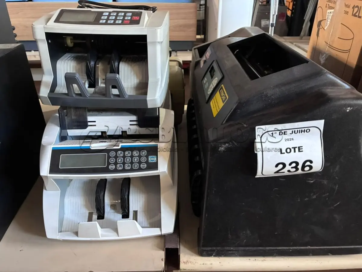 LOTE 236 - 01 LUMINÁRIA DE EMERGÊNCIA MODELO SISTEMA BLH MARCA AUREONLUX, 01 MÁQUINA DE CONTAR MOEDAS E 03 MÁQUINAS DE CONTAR CÉDULAS DE MARCAS E MODELOS DIVERSOS. (NO ESTADO) ATENÇÃO! FAZER A VISITAÇÃO ANTES DE ARREMATAR, NÃO SABEMOS SE FUNCIONA, LEILÃO NÃO TEM GARANTIA E NEM DEVOLUÇÃO, SUJEITO A POSSÍVEIS AVARIAS VISÍVEIS/OCULTAS E/OU AUSÊNCIA DE COMPONENTES.