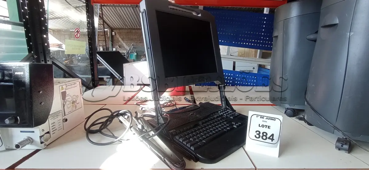 LOTE 384 - 01 CONSOLE DE RACK SER MARCA DELL. (NO ESTADO) ATENÇÃO! FAZER A VISITAÇÃO ANTES DE ARREMATAR, NÃO SABEMOS SE FUNCIONA, LEILÃO NÃO TEM GARANTIA E NEM DEVOLUÇÃO, SUJEITO A POSSÍVEIS AVARIAS VISÍVEIS/OCULTAS E/OU AUSÊNCIA DE COMPONENTES.