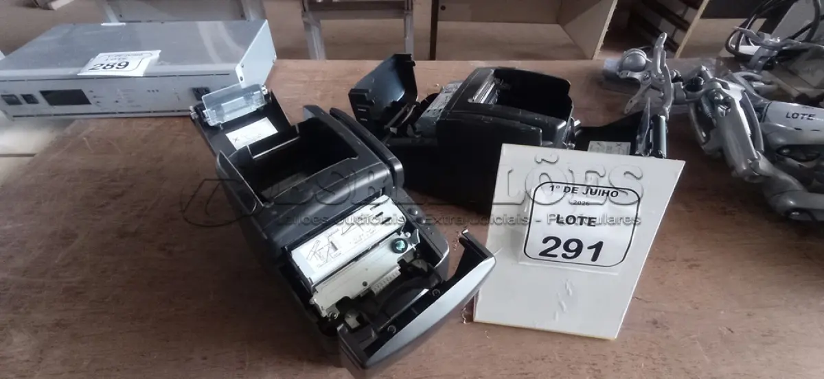 LOTE 291 - 02 IMPRESSORAS TÉRMICAS. (NO ESTADO) ATENÇÃO! FAZER A VISITAÇÃO ANTES DE ARREMATAR, NÃO SABEMOS SE FUNCIONA, LEILÃO NÃO TEM GARANTIA E NEM DEVOLUÇÃO, SUJEITO A POSSÍVEIS AVARIAS VISÍVEIS/OCULTAS E/OU AUSÊNCIA DE COMPONENTES.