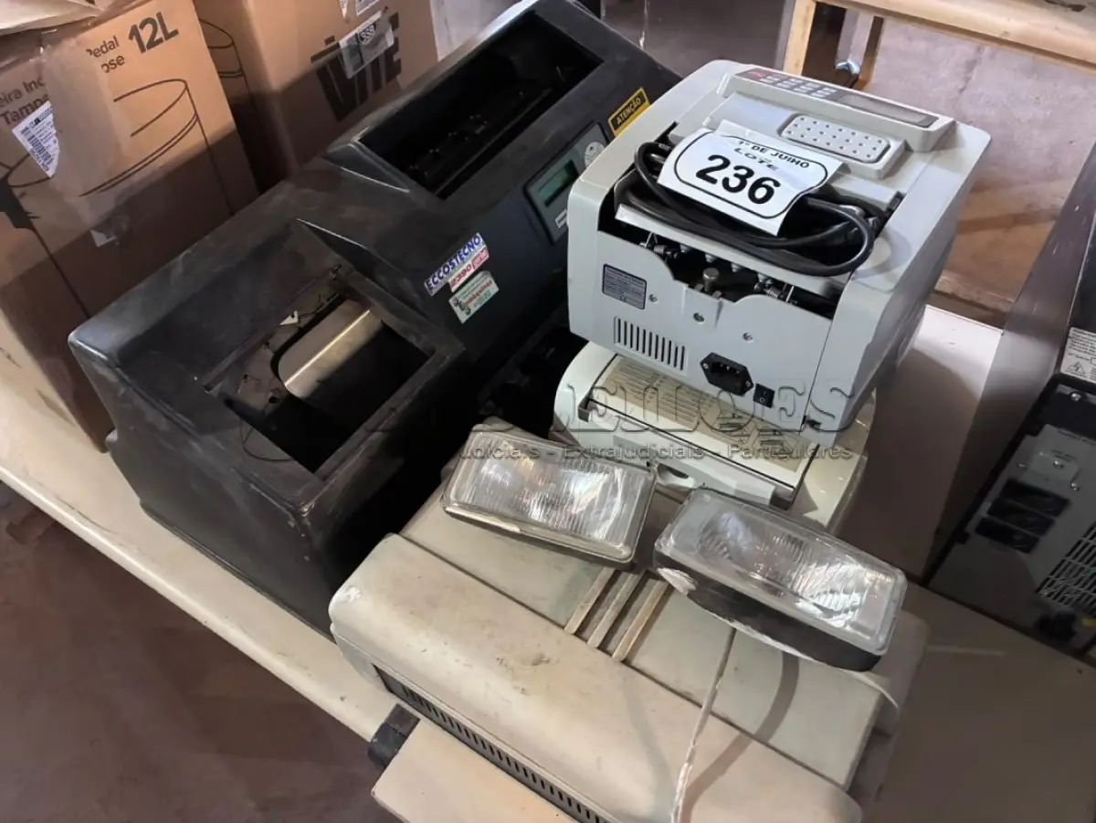 LOTE 236 - 01 LUMINÁRIA DE EMERGÊNCIA MODELO SISTEMA BLH MARCA AUREONLUX, 01 MÁQUINA DE CONTAR MOEDAS E 03 MÁQUINAS DE CONTAR CÉDULAS DE MARCAS E MODELOS DIVERSOS. (NO ESTADO) ATENÇÃO! FAZER A VISITAÇÃO ANTES DE ARREMATAR, NÃO SABEMOS SE FUNCIONA, LEILÃO NÃO TEM GARANTIA E NEM DEVOLUÇÃO, SUJEITO A POSSÍVEIS AVARIAS VISÍVEIS/OCULTAS E/OU AUSÊNCIA DE COMPONENTES.