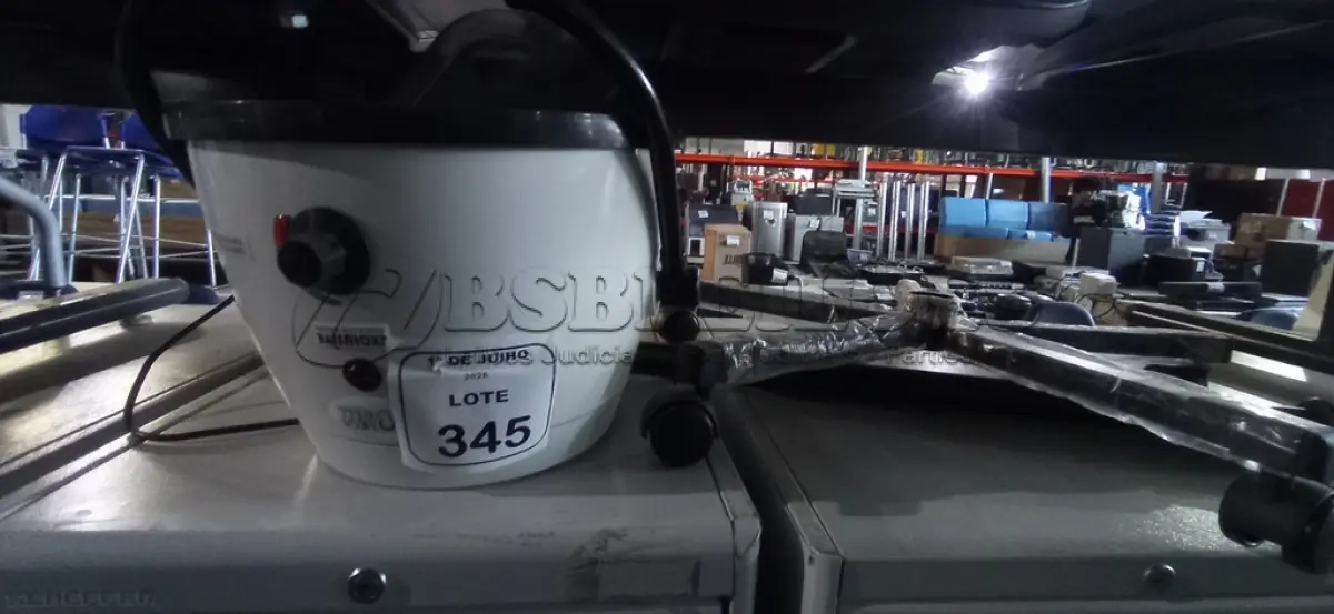 LOTE 345 - 01 SECADOR DE CABELO PROFISSIONAL MARCA MEGA BELL. (NO ESTADO) ATENÇÃO! FAZER A VISITAÇÃO ANTES DE ARREMATAR, NÃO SABEMOS SE FUNCIONA, LEILÃO NÃO TEM GARANTIA E NEM DEVOLUÇÃO, SUJEITO A POSSÍVEIS AVARIAS VISÍVEIS/OCULTAS E/OU AUSÊNCIA DE COMPONENTES.