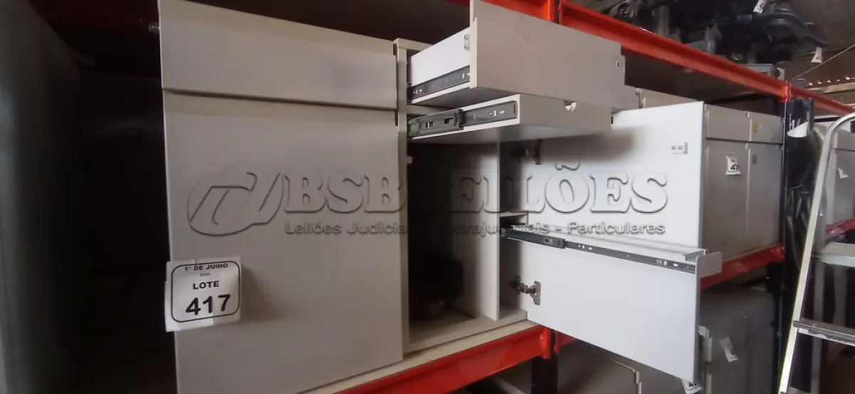 LOTE 417 - 02 ARMÁRIOS PARA CPU COM 01 PORTA E 01 GAVETA. (NO ESTADO) ATENÇÃO! FAZER A VISITAÇÃO ANTES DE ARREMATAR, NÃO SABEMOS SE FUNCIONA, LEILÃO NÃO TEM GARANTIA E NEM DEVOLUÇÃO, SUJEITO A POSSÍVEIS AVARIAS VISÍVEIS/OCULTAS E/OU AUSÊNCIA DE COMPONENTES.