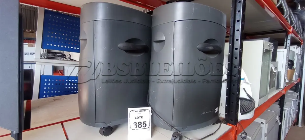 LOTE 385 - 02 FRAGMENTADORAS DE PAPEL. (NO ESTADO) ATENÇÃO! FAZER A VISITAÇÃO ANTES DE ARREMATAR, NÃO SABEMOS SE FUNCIONA, LEILÃO NÃO TEM GARANTIA E NEM DEVOLUÇÃO, SUJEITO A POSSÍVEIS AVARIAS VISÍVEIS/OCULTAS E/OU AUSÊNCIA DE COMPONENTES.
