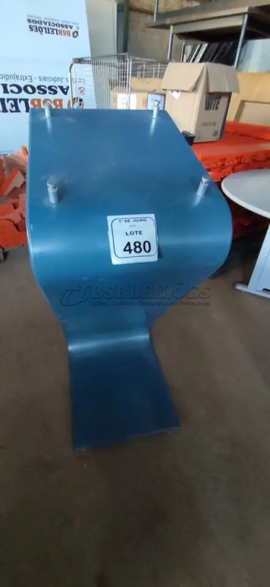 LOTE 480 - 01 PÚLPITO DE FERRO. (NO ESTADO) ATENÇÃO! FAZER A VISITAÇÃO ANTES DE ARREMATAR, NÃO SABEMOS SE FUNCIONA, LEILÃO NÃO TEM GARANTIA E NEM DEVOLUÇÃO, SUJEITO A POSSÍVEIS AVARIAS VISÍVEIS/OCULTAS E/OU AUSÊNCIA DE COMPONENTES.