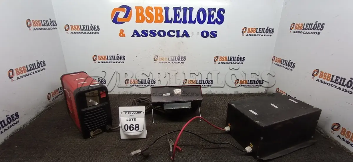 LOTE 068 - 01 AQUECEDOR PORTÁTIL E 02 MÁQUINAS DE SOLDA. (NO ESTADO) ATENÇÃO! FAZER A VISITAÇÃO ANTES DE ARREMATAR, NÃO SABEMOS SE FUNCIONA, LEILÃO NÃO TEM GARANTIA E NEM DEVOLUÇÃO, SUJEITO A POSSÍVEIS AVARIAS VISÍVEIS/OCULTAS E/OU AUSÊNCIA DE COMPONENTES.