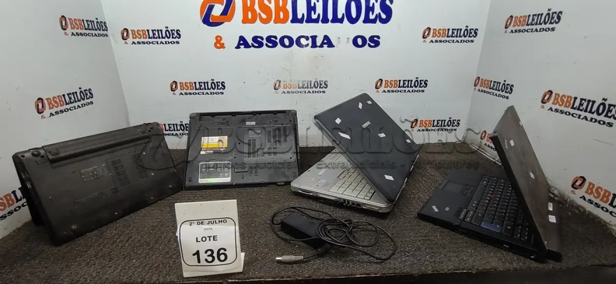 LOTE 136 - 04 NOTEBOOKS DE MARCAS E MODELOS DIVERSOS PARA RETIRADA DE PEÇAS. (NO ESTADO) ATENÇÃO! FAZER A VISITAÇÃO ANTES DE ARREMATAR, NÃO SABEMOS SE FUNCIONA, LEILÃO NÃO TEM GARANTIA E NEM DEVOLUÇÃO, SUJEITO A POSSÍVEIS AVARIAS VISÍVEIS/OCULTAS E/OU AUSÊNCIA DE COMPONENTES.