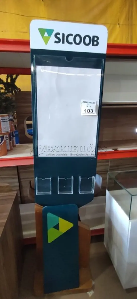 LOTE 103 - 01 PAINEL EM MADEIRA PARA DIVULGAÇÃO DE PANFLETOS. (NO ESTADO) ATENÇÃO! FAZER A VISITAÇÃO ANTES DE ARREMATAR, NÃO SABEMOS SE FUNCIONA, LEILÃO NÃO TEM GARANTIA E NEM DEVOLUÇÃO, SUJEITO A POSSÍVEIS AVARIAS VISÍVEIS/OCULTAS E/OU AUSÊNCIA DE COMPONENTES.