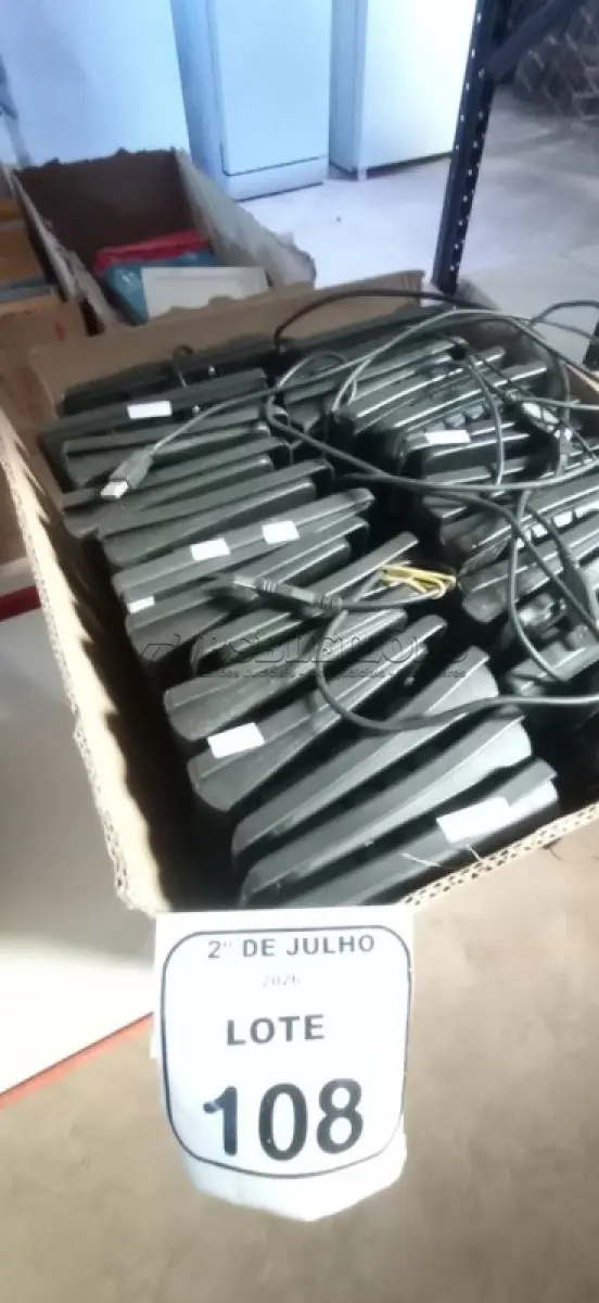 LOTE 108 - 01 LOTE COM GRANDE QUANTIDADE DE TECLADOS DE PC DE MARCAS E MODELOS DIVERSOS. (NO ESTADO) ATENÇÃO! FAZER A VISITAÇÃO ANTES DE ARREMATAR, NÃO SABEMOS SE FUNCIONA, LEILÃO NÃO TEM GARANTIA E NEM DEVOLUÇÃO, SUJEITO A POSSÍVEIS AVARIAS VISÍVEIS/OCULTAS E/OU AUSÊNCIA DE COMPONENTES.