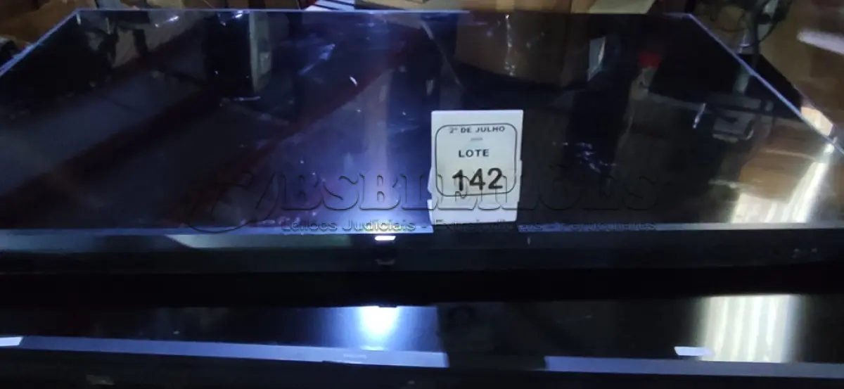 LOTE 142 - 01 TV 70’’ MARCA PHILIPS E 01 TV 60’’ PARA RETIRADA DE PEÇAS. (NO ESTADO) ATENÇÃO! FAZER A VISITAÇÃO ANTES DE ARREMATAR, NÃO SABEMOS SE FUNCIONA, LEILÃO NÃO TEM GARANTIA E NEM DEVOLUÇÃO, SUJEITO A POSSÍVEIS AVARIAS VISÍVEIS/OCULTAS E/OU AUSÊNCIA DE COMPONENTES.