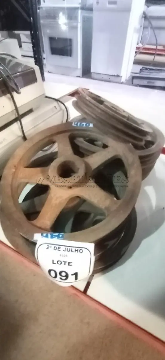 LOTE 091 - 07 POLIAS DE FERRO. (NO ESTADO) ATENÇÃO! FAZER A VISITAÇÃO ANTES DE ARREMATAR, NÃO SABEMOS SE FUNCIONA, LEILÃO NÃO TEM GARANTIA E NEM DEVOLUÇÃO, SUJEITO A POSSÍVEIS AVARIAS VISÍVEIS/OCULTAS E/OU AUSÊNCIA DE COMPONENTES.