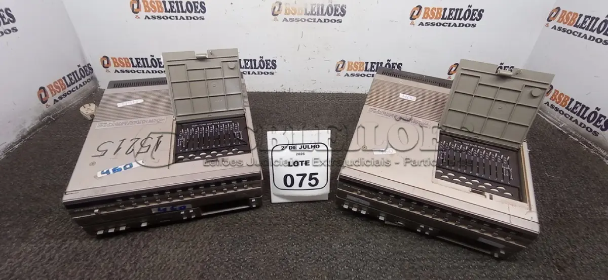 LOTE 075 - 02 TUNER MARCA JVC. (NO ESTADO) ATENÇÃO! FAZER A VISITAÇÃO ANTES DE ARREMATAR, NÃO SABEMOS SE FUNCIONA, LEILÃO NÃO TEM GARANTIA E NEM DEVOLUÇÃO, SUJEITO A POSSÍVEIS AVARIAS VISÍVEIS/OCULTAS E/OU AUSÊNCIA DE COMPONENTES.