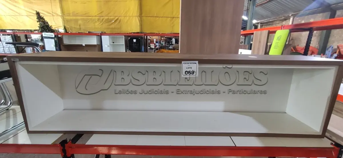 LOTE 069 - 01 NICHO AÉREO EM MADEIRA. (NO ESTADO) ATENÇÃO! FAZER A VISITAÇÃO ANTES DE ARREMATAR, NÃO SABEMOS SE FUNCIONA, LEILÃO NÃO TEM GARANTIA E NEM DEVOLUÇÃO, SUJEITO A POSSÍVEIS AVARIAS VISÍVEIS/OCULTAS E/OU AUSÊNCIA DE COMPONENTES.