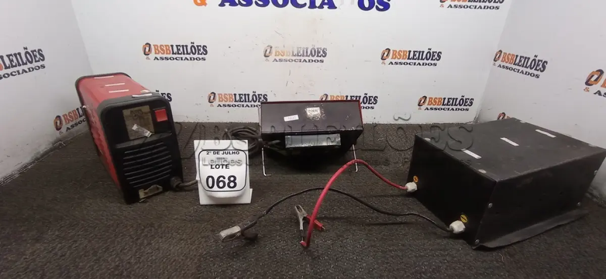 LOTE 068 - 01 AQUECEDOR PORTÁTIL E 02 MÁQUINAS DE SOLDA. (NO ESTADO) ATENÇÃO! FAZER A VISITAÇÃO ANTES DE ARREMATAR, NÃO SABEMOS SE FUNCIONA, LEILÃO NÃO TEM GARANTIA E NEM DEVOLUÇÃO, SUJEITO A POSSÍVEIS AVARIAS VISÍVEIS/OCULTAS E/OU AUSÊNCIA DE COMPONENTES.