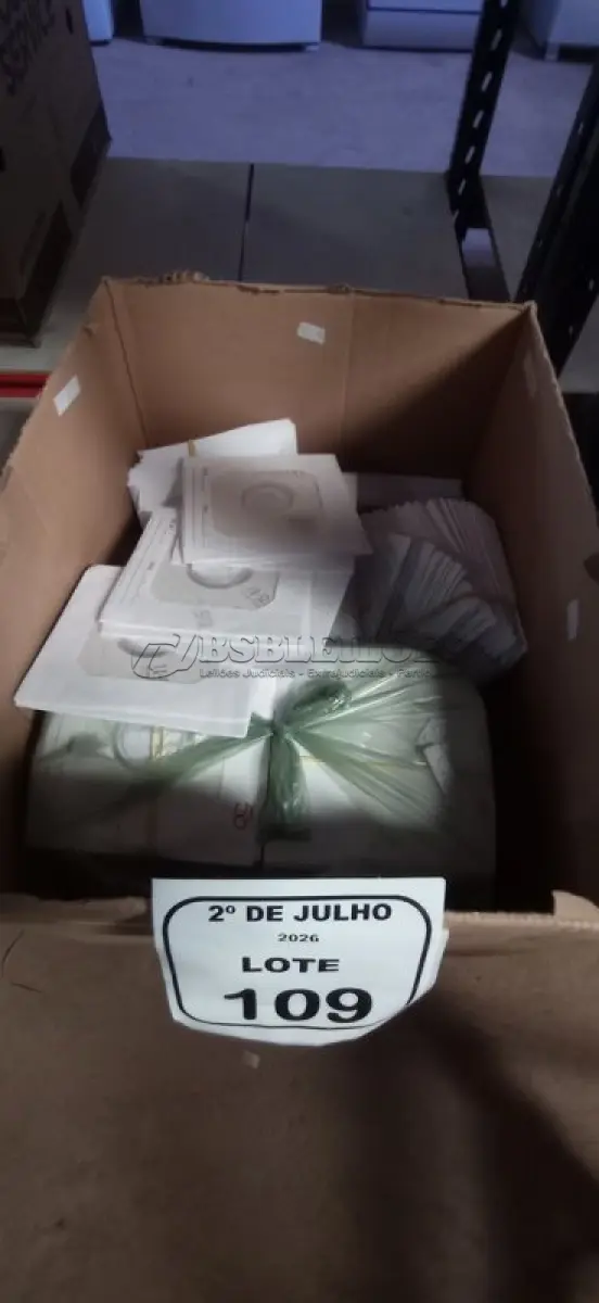 LOTE 109 - 01 LOTE COM GRANDE QUANTIDADE DE CD VIRGEM MARCA MAXPRINT. (NO ESTADO) ATENÇÃO! FAZER A VISITAÇÃO ANTES DE ARREMATAR, NÃO SABEMOS SE FUNCIONA, LEILÃO NÃO TEM GARANTIA E NEM DEVOLUÇÃO, SUJEITO A POSSÍVEIS AVARIAS VISÍVEIS/OCULTAS E/OU AUSÊNCIA DE COMPONENTES.
