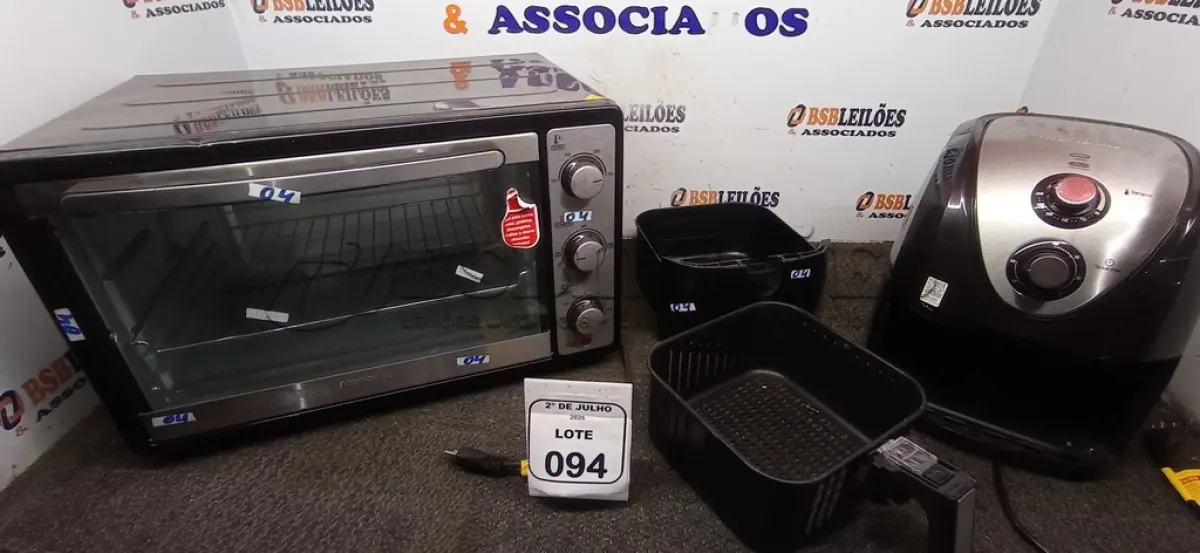 LOTE 094 - 01 FORNO ELÉTRICO 52L MARCA MONDIAL E 01 AIRFRYER 220V MARCA MONDIAL. (NO ESTADO) ATENÇÃO! FAZER A VISITAÇÃO ANTES DE ARREMATAR, NÃO SABEMOS SE FUNCIONA, LEILÃO NÃO TEM GARANTIA E NEM DEVOLUÇÃO, SUJEITO A POSSÍVEIS AVARIAS VISÍVEIS/OCULTAS E/OU AUSÊNCIA DE COMPONENTES.