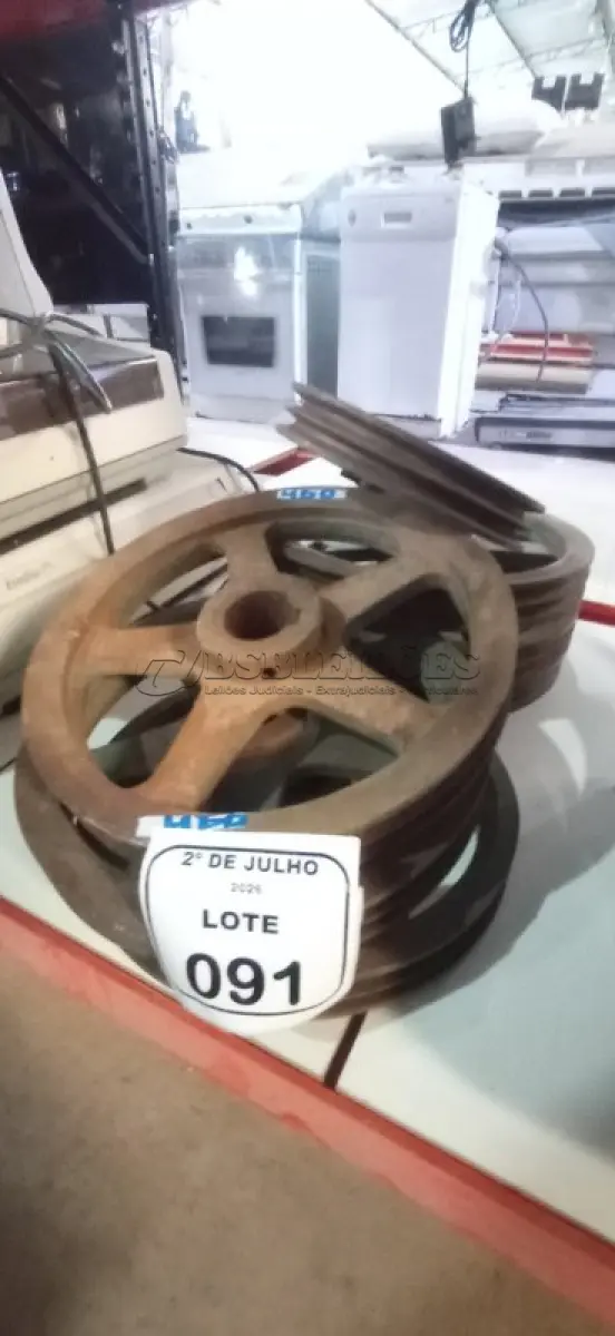 LOTE 091 - 07 POLIAS DE FERRO. (NO ESTADO) ATENÇÃO! FAZER A VISITAÇÃO ANTES DE ARREMATAR, NÃO SABEMOS SE FUNCIONA, LEILÃO NÃO TEM GARANTIA E NEM DEVOLUÇÃO, SUJEITO A POSSÍVEIS AVARIAS VISÍVEIS/OCULTAS E/OU AUSÊNCIA DE COMPONENTES.
