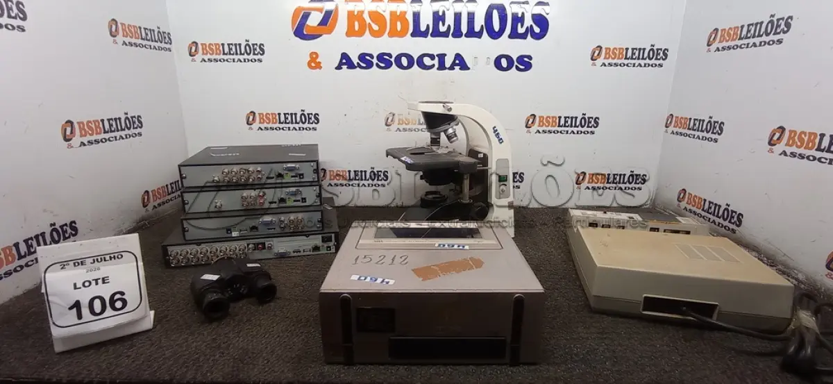 LOTE 106 - 01 MICROSCÓPIO, 01 SECRETÁRIA ELETRÔNICA MODELO M-139B MARCA SANYO, 01 GRAVADOR DE VÍDEO CASSETE MARCA JVC E 05 APARELHOS DVR INCOMPLETOS. (NO ESTADO) ATENÇÃO! FAZER A VISITAÇÃO ANTES DE ARREMATAR, NÃO SABEMOS SE FUNCIONA, LEILÃO NÃO TEM GARANTIA E NEM DEVOLUÇÃO, SUJEITO A POSSÍVEIS AVARIAS VISÍVEIS/OCULTAS E/OU AUSÊNCIA DE COMPONENTES.