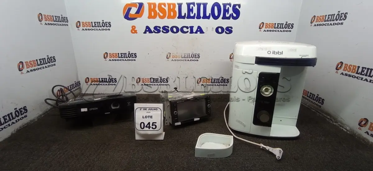LOTE 045 - 01 PROJETOR MARCA EPSON, 01 PURIFICADOR DE ÁGUA MARCA IBBL E 01 APARELHO MULTIMIDIA AUTOMOTIVO MARCA CASKA. (NO ESTADO) ATENÇÃO! FAZER A VISITAÇÃO ANTES DE ARREMATAR, NÃO SABEMOS SE FUNCIONA, LEILÃO NÃO TEM GARANTIA E NEM DEVOLUÇÃO, SUJEITO A POSSÍVEIS AVARIAS VISÍVEIS/OCULTAS E/OU AUSÊNCIA DE COMPONENTES.