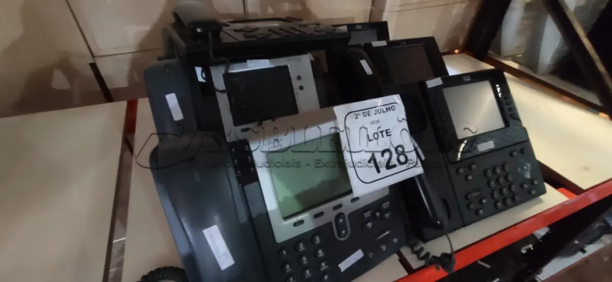LOTE 128 - 01 LOTE COM VÁRIOS APARELHOS DE TELEFONE IP DE MODELOS DIVERSOS MARCA CISCO. (NO ESTADO) ATENÇÃO! FAZER A VISITAÇÃO ANTES DE ARREMATAR, NÃO SABEMOS SE FUNCIONA, LEILÃO NÃO TEM GARANTIA E NEM DEVOLUÇÃO, SUJEITO A POSSÍVEIS AVARIAS VISÍVEIS/OCULTAS E/OU AUSÊNCIA DE COMPONENTES.