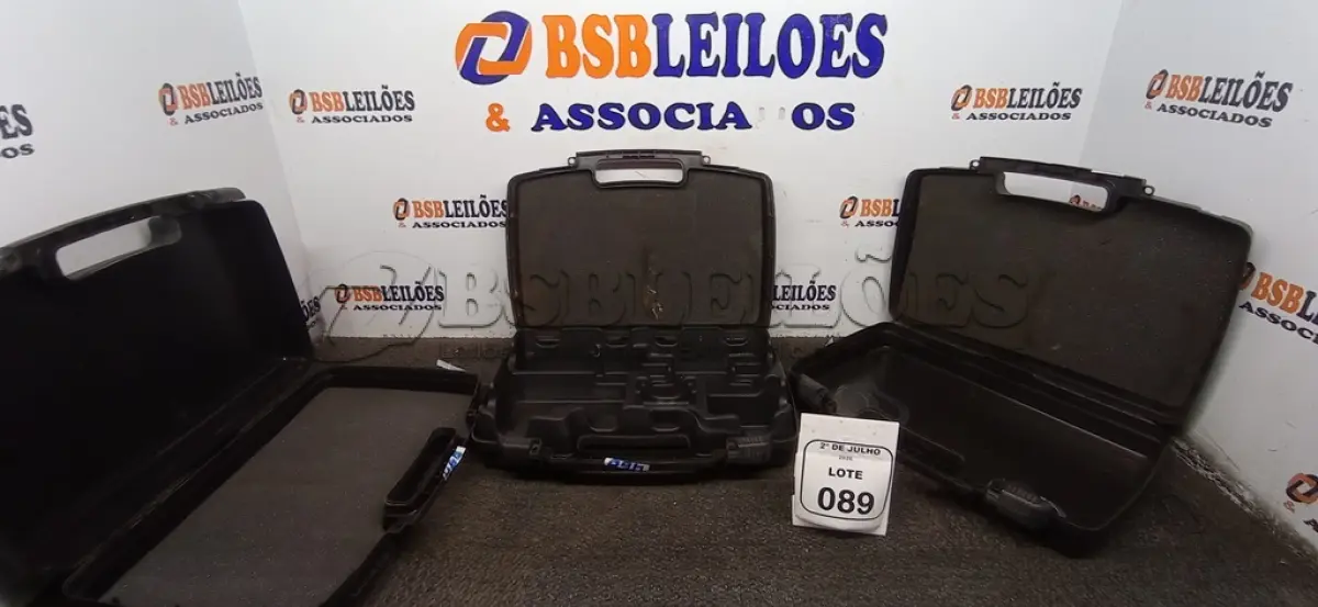 LOTE 089 - 03 CASES DE PLÁSTICO. (NO ESTADO) ATENÇÃO! FAZER A VISITAÇÃO ANTES DE ARREMATAR, NÃO SABEMOS SE FUNCIONA, LEILÃO NÃO TEM GARANTIA E NEM DEVOLUÇÃO, SUJEITO A POSSÍVEIS AVARIAS VISÍVEIS/OCULTAS E/OU AUSÊNCIA DE COMPONENTES.
