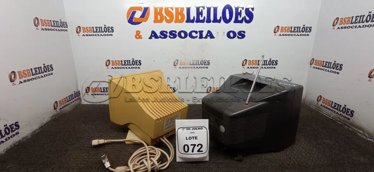 LOTE 072 - 01 MINI TV E 01 MINI MONITOR MONOCROMÁTICA MARCA ADD. (NO ESTADO) ATENÇÃO! FAZER A VISITAÇÃO ANTES DE ARREMATAR, NÃO SABEMOS SE FUNCIONA, LEILÃO NÃO TEM GARANTIA E NEM DEVOLUÇÃO, SUJEITO A POSSÍVEIS AVARIAS VISÍVEIS/OCULTAS E/OU AUSÊNCIA DE COMPONENTES.