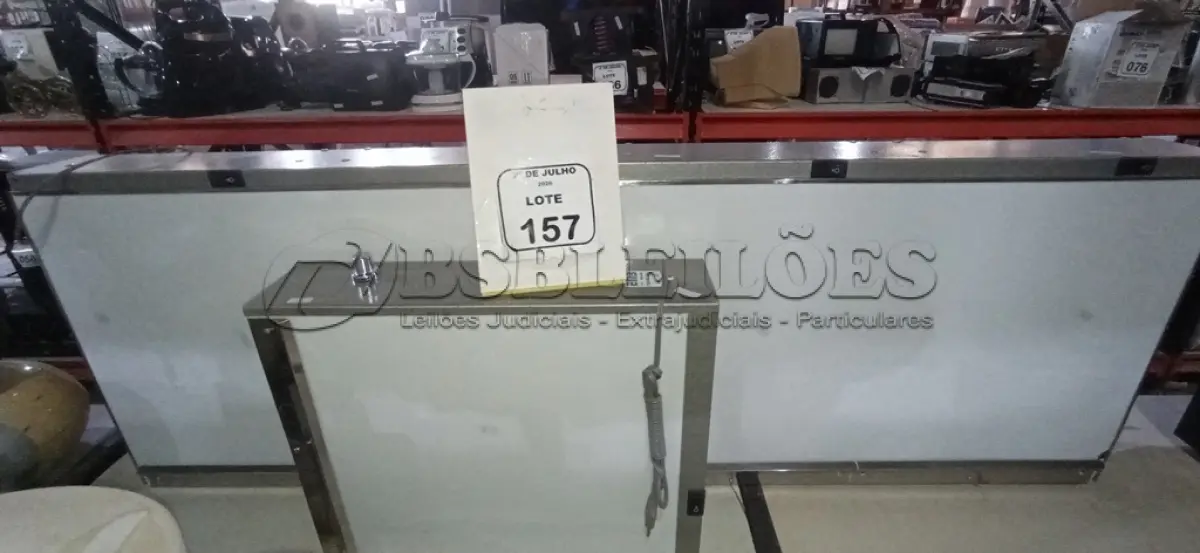 LOTE 157 - 02 NEGATOSCÓPIO MARCA EMB. (NO ESTADO) ATENÇÃO! FAZER A VISITAÇÃO ANTES DE ARREMATAR, NÃO SABEMOS SE FUNCIONA, LEILÃO NÃO TEM GARANTIA E NEM DEVOLUÇÃO, SUJEITO A POSSÍVEIS AVARIAS VISÍVEIS/OCULTAS E/OU AUSÊNCIA DE COMPONENTES.