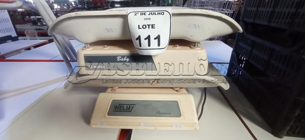 LOTE 111 - 02 BALANÇAS PEDIÁTRICAS. (NO ESTADO) ATENÇÃO! FAZER A VISITAÇÃO ANTES DE ARREMATAR, NÃO SABEMOS SE FUNCIONA, LEILÃO NÃO TEM GARANTIA E NEM DEVOLUÇÃO, SUJEITO A POSSÍVEIS AVARIAS VISÍVEIS/OCULTAS E/OU AUSÊNCIA DE COMPONENTES.
